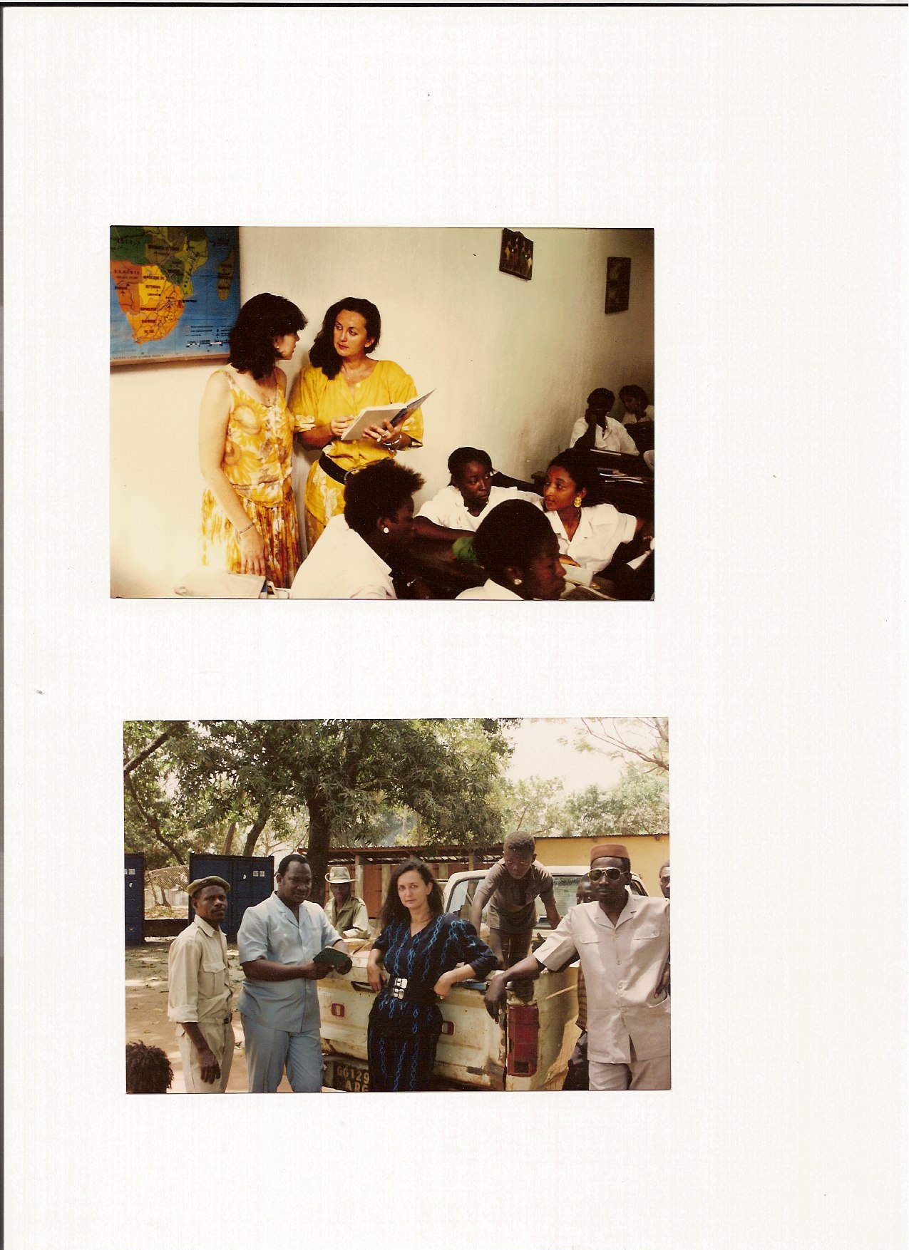 Weltliteratur sowie Schulbücher aus der Schweiz kommen in Guinea an, Conakry 1989